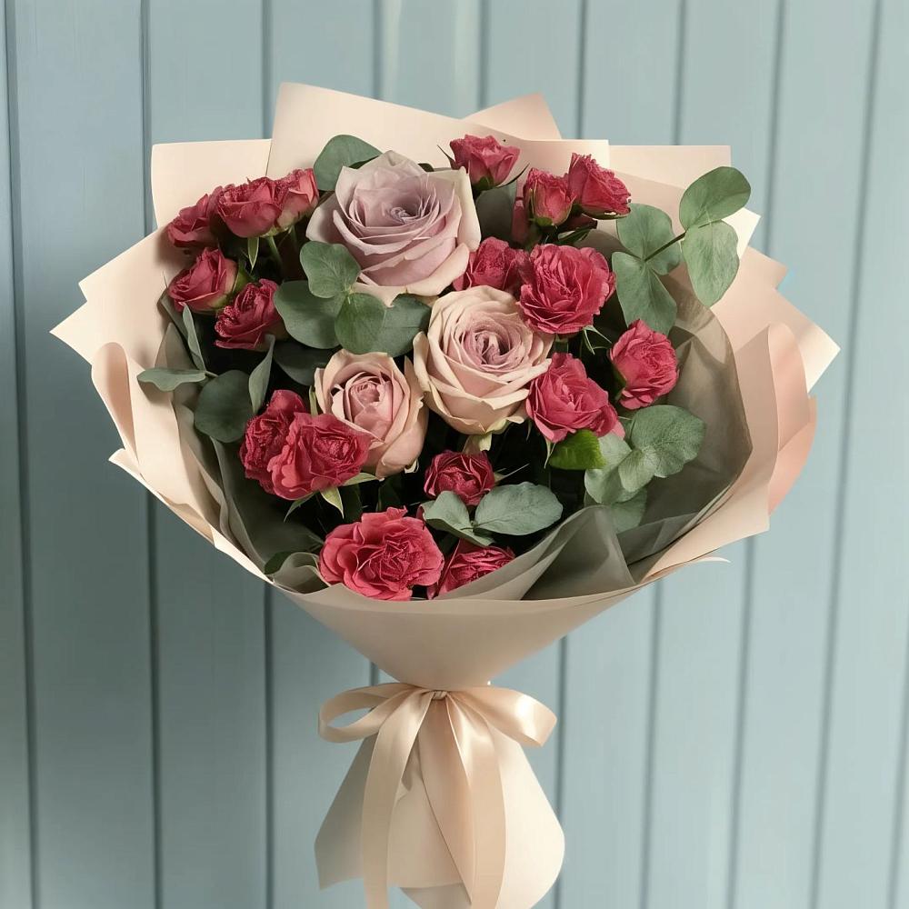 Букет цветов из: Гвоздики и Розы в Хелюле