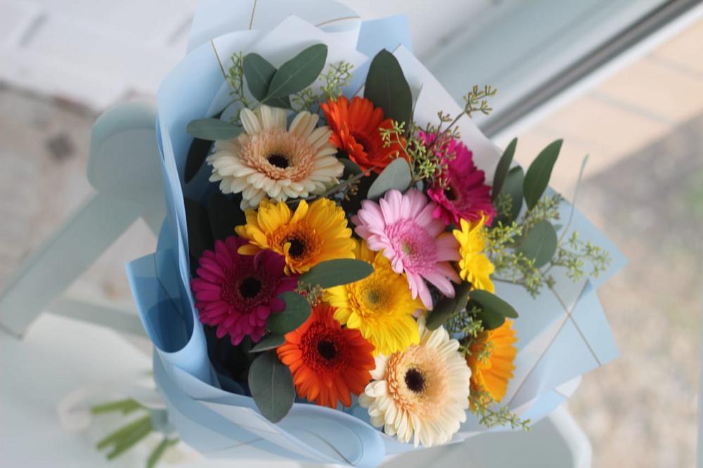 Букет цветов из: Герберы в Хелюле