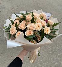 Букет Кремовые розы Латте в Хелюле
