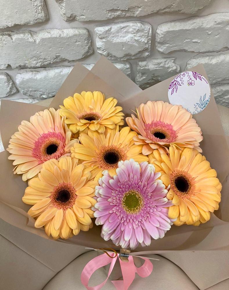 Букет цветов из: Герберы в Хелюле