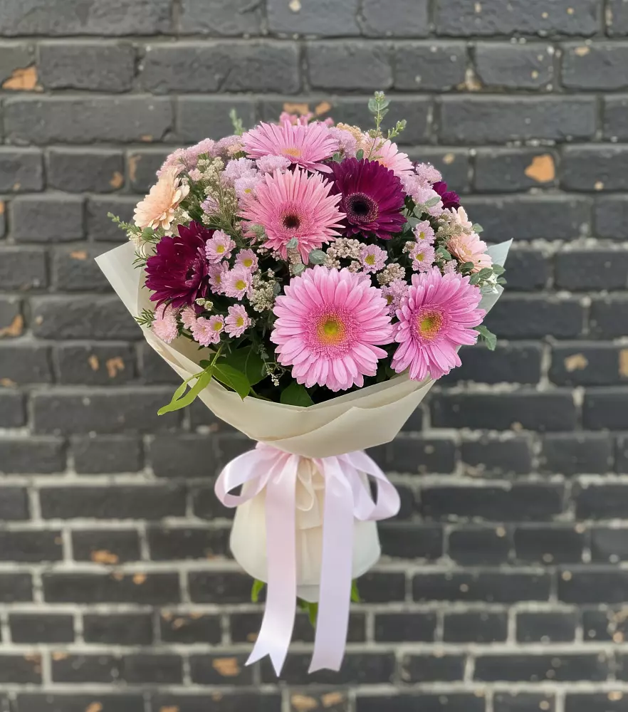 Букет цветов из: Герберы и Хризантемы в Хелюле