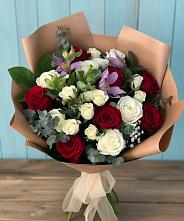 Букет цветов из:  Розы и Альстромерии в Хелюле