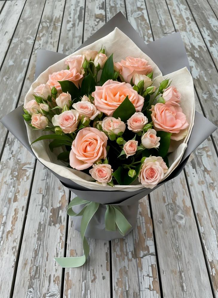 Букет цветов из: Розы в Хелюле