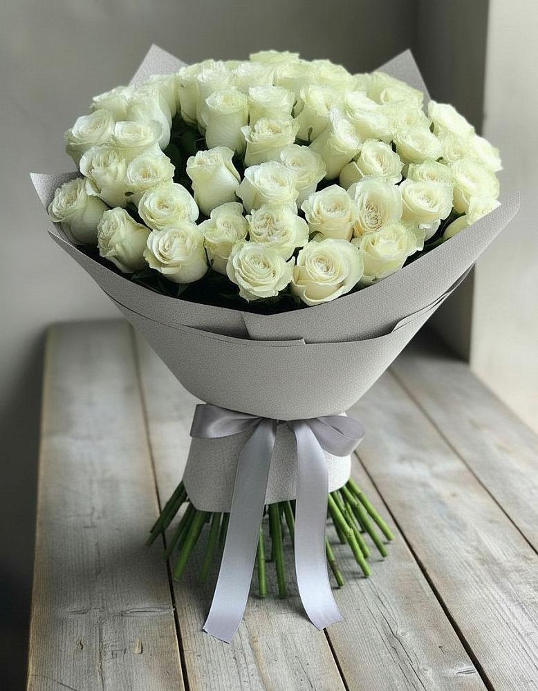 Букет 35 Белых роз в Хелюле