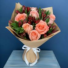 Букет цветов из:  Розы и Альстромерии в Хелюле