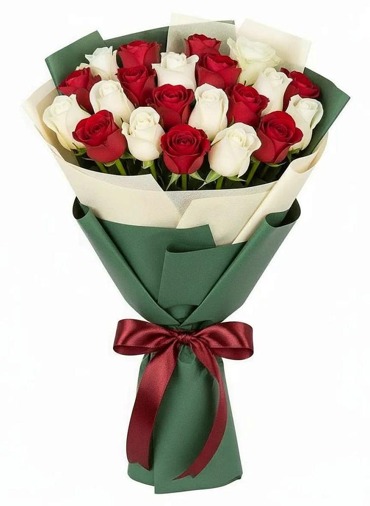 Букет Микс из красных и белых роз в Хелюле