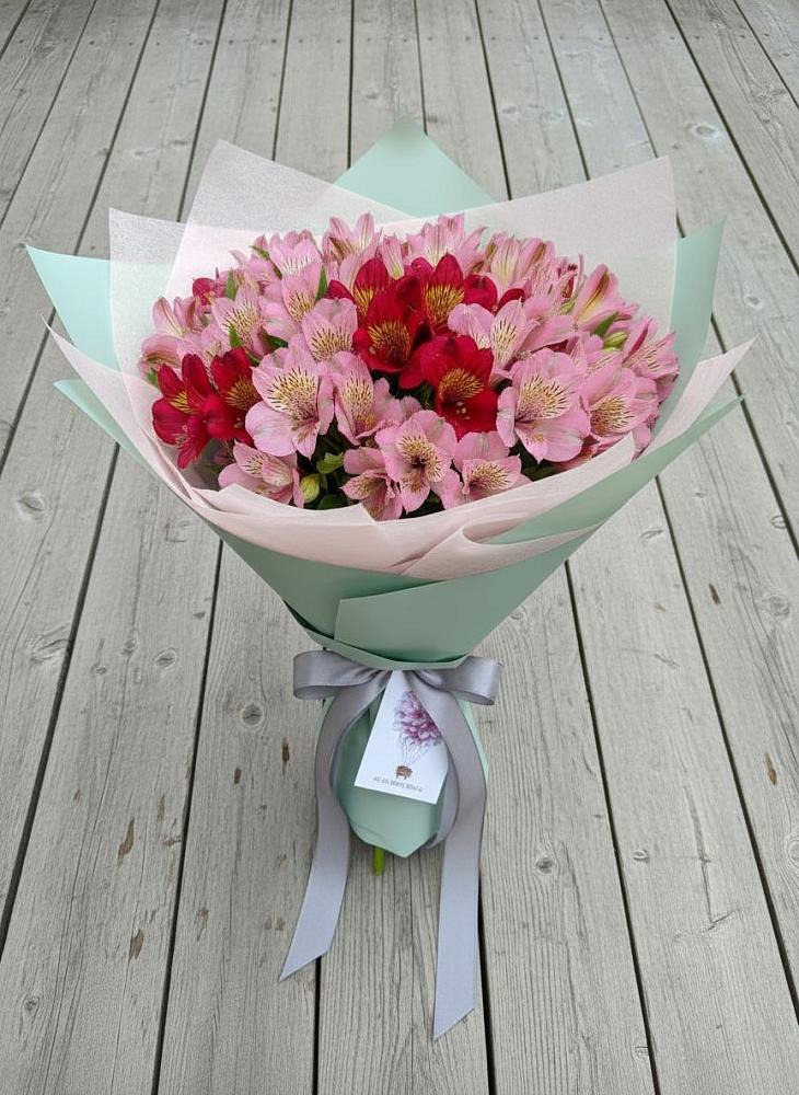 Букет цветов из: Альстромерии в Хелюле