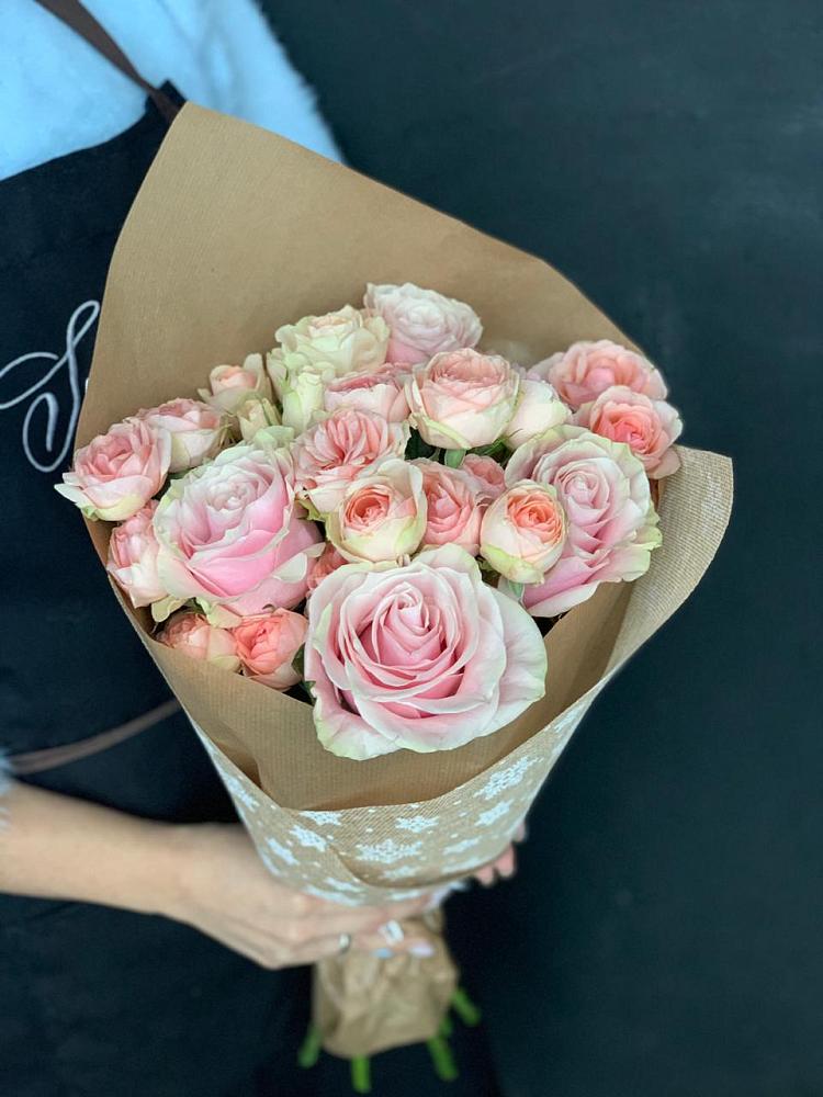 Букет цветов из: Хризантемы и Розы в Хелюле