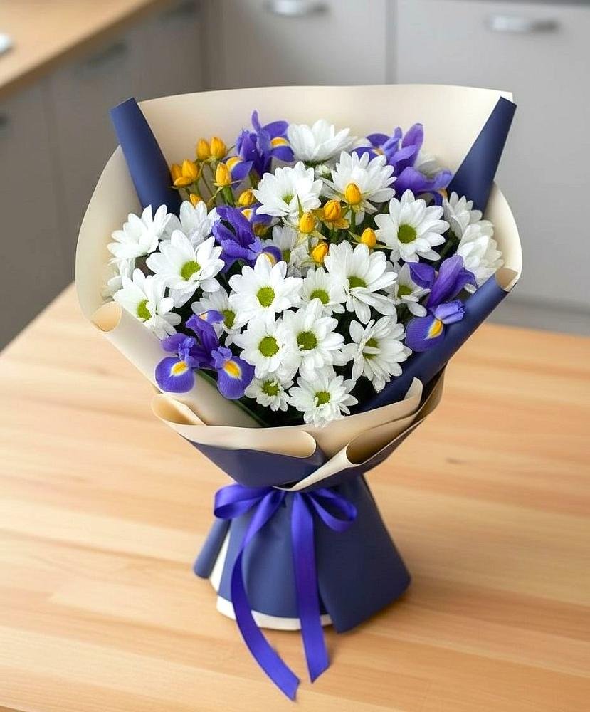 Букет цветов из: Розы, Ирисы и Хризантемы в Хелюле