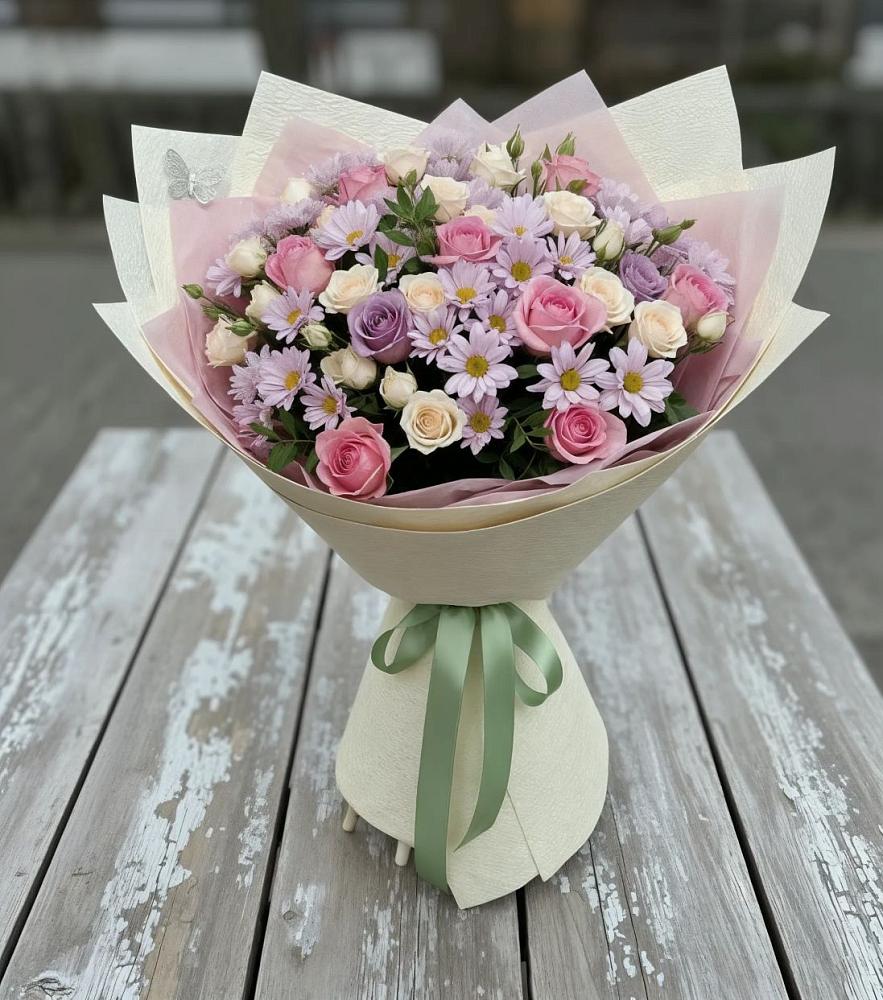 Букет цветов из: Розы и Хризантемы в Хелюле